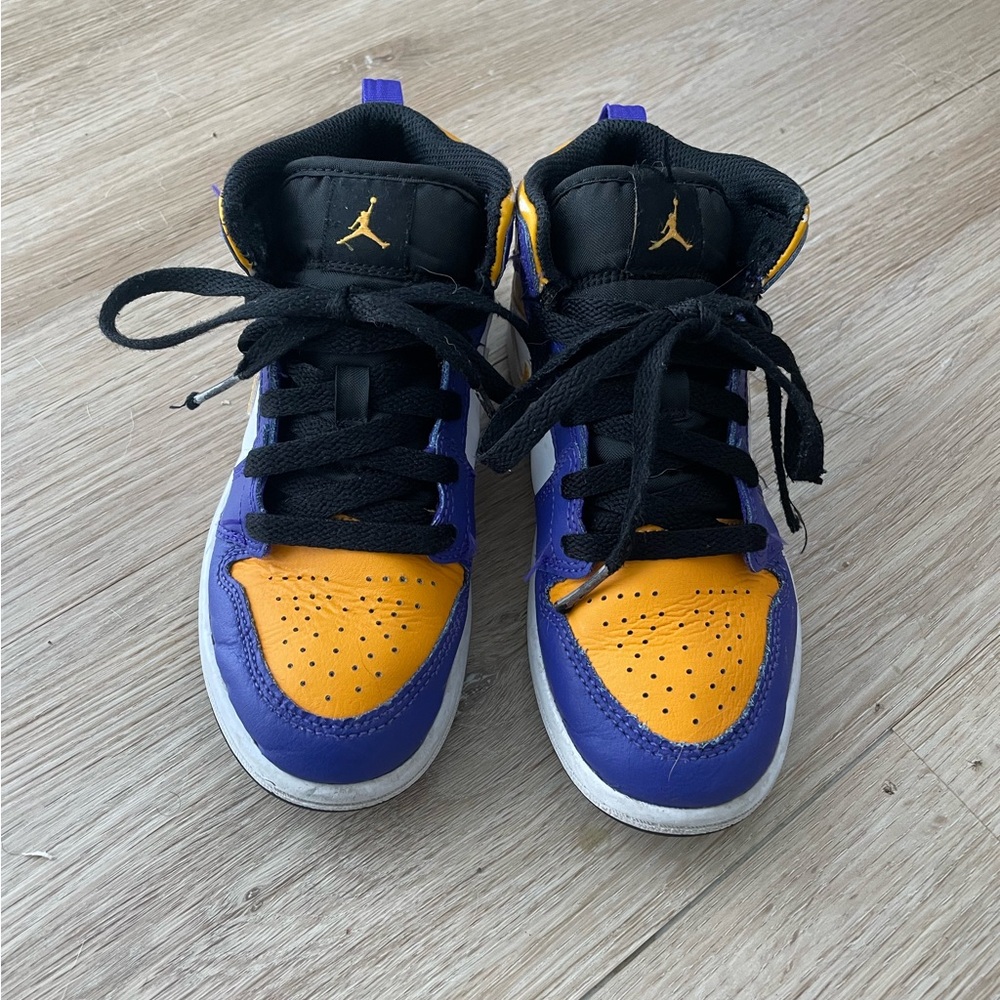 Jordan 1 MD little Kid Size 13. Concord/Taxi/ white color